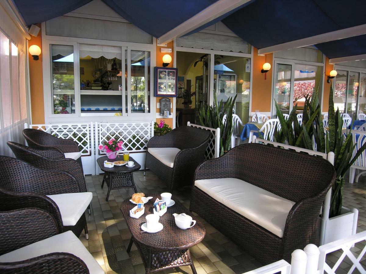 Hotel Garni Tahiti Bibione Exterior foto