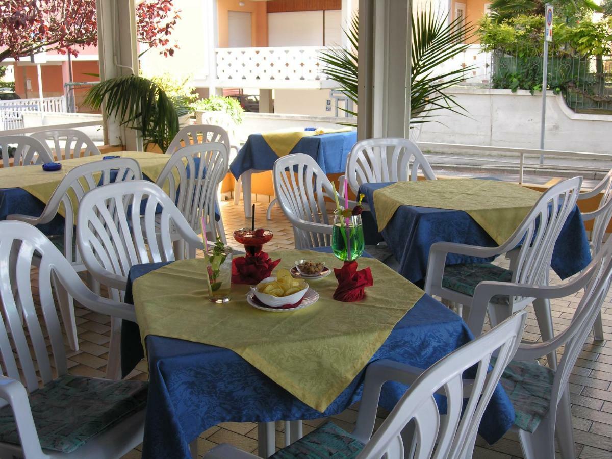 Hotel Garni Tahiti Bibione Exterior foto