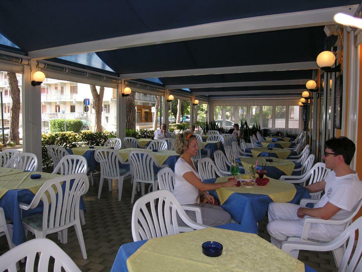 Hotel Garni Tahiti Bibione Exterior foto